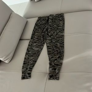 Joie Tendra Sweatpant camp Camouflage